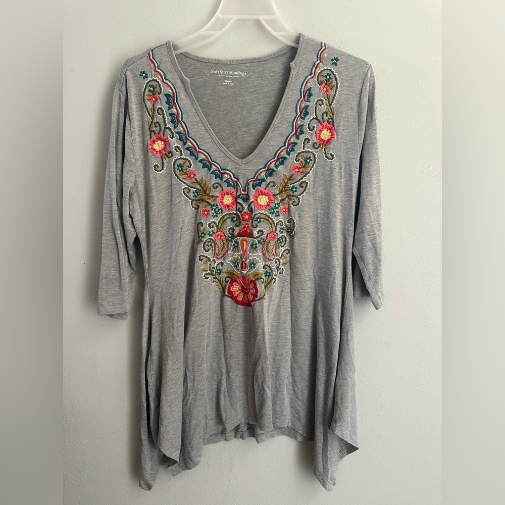 SOFT SURROUNDINGS Womens Knit TOP 3/4 Sleeve GRAY Embroidered Size M - Picture 4 of 7